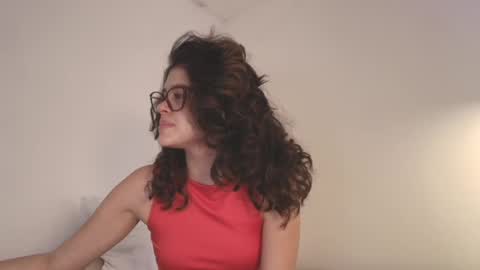 Snapshot of angelinarosss_ chatting on May 2026 07:44:01 PM online show from May 2026 07:44:01 PM