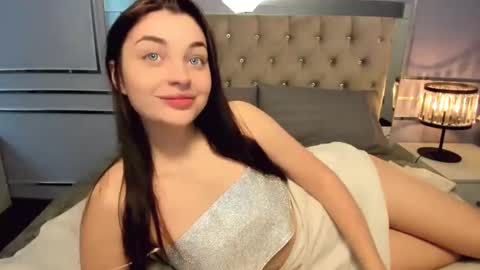 Angelina online show from March 2025 09:29:01 AM