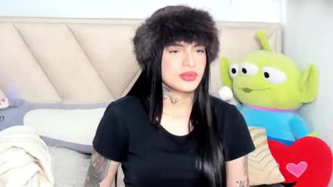 Snapshot of angeline__smith chatting on December 2024 12:06:01 PM Angeline Smith online show from December 2024 12:06:01 PM