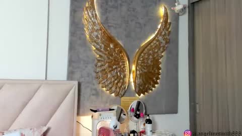 Angeline Smith  online show from February 2026 04:32:01 AM