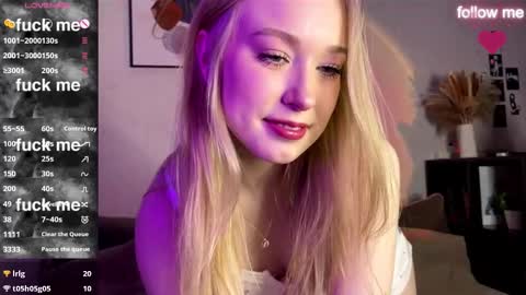 angelkissmee online show from November 2025 04:39:01 PM