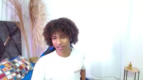 Angel online show from November 2025 08:52:01 PM