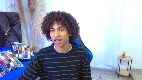 Angel online show from November 2025 08:52:01 PM