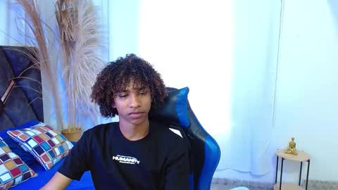 Angel online show from November 2025 08:43:01 PM