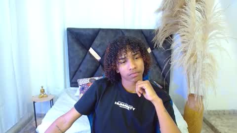 Snapshot of angell18_ chatting on February 2026 09:00:01 PM Angel online show from February 2026 09:00:01 PM