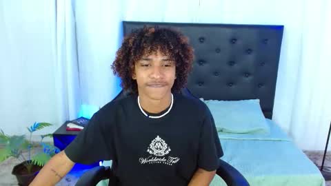 Snapshot of angell18_ chatting on February 2026 10:09:01 PM Angel online show from February 2026 10:09:01 PM