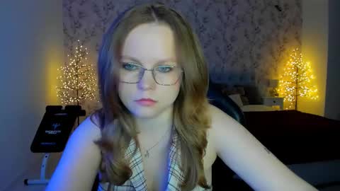 angellarud online show from March 2026 07:53:01 PM