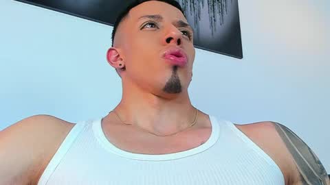 Snapshot of angelo_varek chatting on April 2026 03:20:02 AM Angelo Varek online show from April 2026 03:20:02 AM