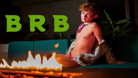 Angelo I work from home this is my room  online show from February 2025 09:31:01 AM