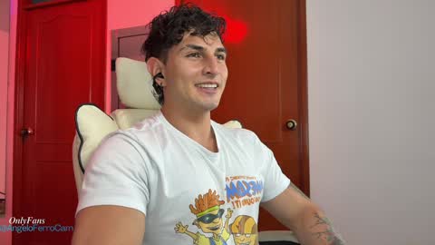 Snapshot of angeloferro1 chatting on December 2024 06:54:01 AM Angelo Ferro online show from December 2024 06:54:01 AM