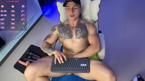 Snapshot of angeloferro1 chatting on February 2025 01:43:01 AM Angelo Ferro online show from February 2025 01:43:01 AM