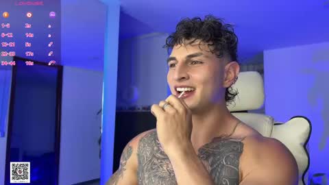 Snapshot of angeloferro1 chatting on February 2025 02:39:01 AM Angelo Ferro online show from February 2025 02:39:01 AM