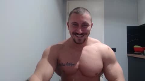 Snapshot of angelofit chatting on November 2025 09:45:01 AM ------- SEX SHOW WITH GUYS AND GIRLS MUSCLE SHOW online show from November 2025 09:45:01 AM