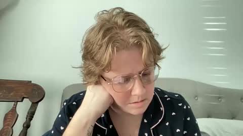 Snapshot of angeloflight273360 chatting on April 2026 09:52:01 PM Angel of Light online show from April 2026 09:52:01 PM