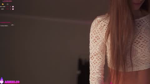 Nikki online show from November 2025 01:44:02 PM