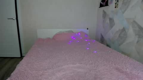 Yana online show from October 2025 03:33:01 PM