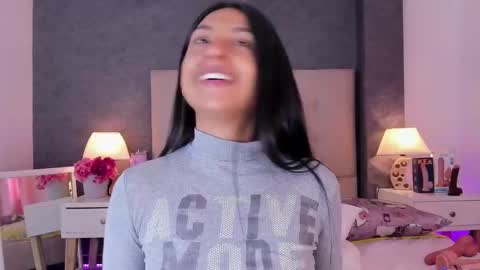 Angela online show from October 2025 01:20:02 PM