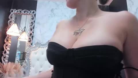 Angel  online show from December 2025 11:12:01 PM