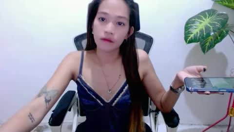 Snapshot of angelyn_slim chatting on March 2026 06:57:01 PM angelyn_slim online show from March 2026 06:57:01 PM