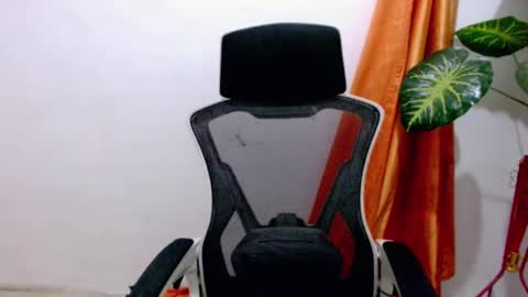 angelyn_slim online show from August 2026 05:27:02 PM
