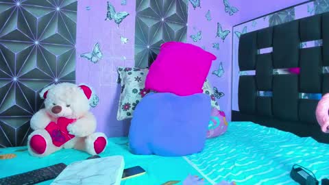 Snapshot of angi_sousxx3 chatting on January 2025 12:43:02 AM angi online show from January 2025 12:43:02 AM