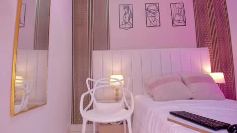 Hi I Am Angie online show from January 2026 04:00:02 PM