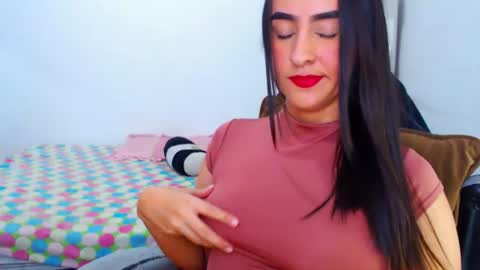 Snapshot of angie_dreamgirl chatting on July 2026 02:37:02 AM IG angie dreamgirl01 online show from July 2026 02:37:02 AM