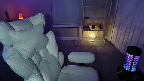 Snapshot of angiefae_ chatting on April 2026 01:29:02 AM Angie Fae online show from April 2026 01:29:02 AM