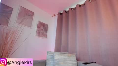 Snapshot of angiepirs chatting on March 2026 07:42:02 PM AngiePirs online show from March 2026 07:42:02 PM