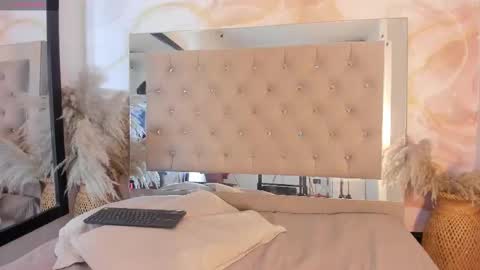 angy_avila online show from November 2025 01:38:01 AM