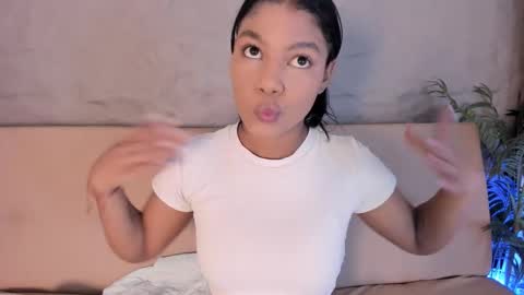 angy_avila online show from November 2025 11:49:01 AM