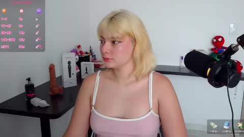 Snapshot of ania_mml chatting on May 2026 01:27:01 PM Ania online show from May 2026 01:27:01 PM