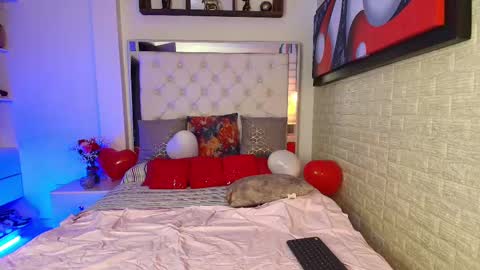 laura  online show from February 2025 03:20:01 AM