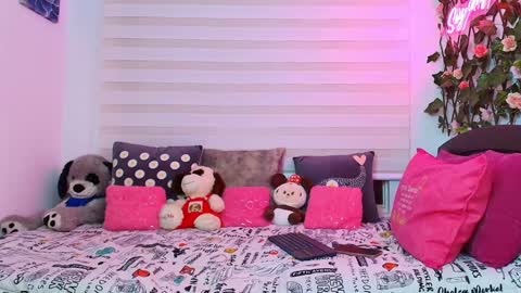 laura  online show from January 2026 10:57:02 PM