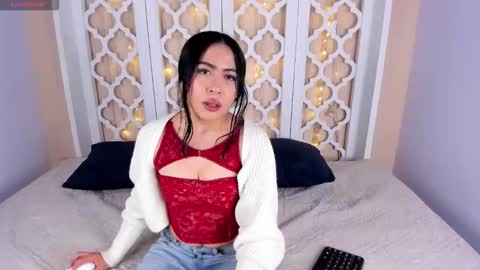 aniie_west online show from December 2025 05:09:01 PM