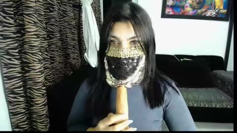 Anissa online show from December 2025 04:07:02 AM