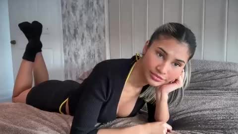 Snapshot of aniishaa chatting on March 2025 10:05:02 AM anisha online show from March 2025 10:05:02 AM