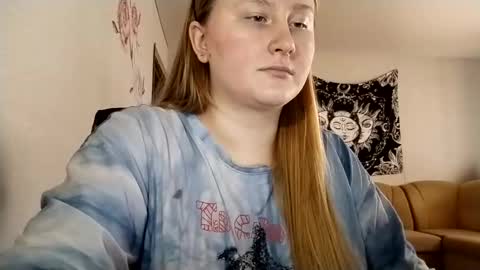 Anika online show from September 2025 12:07:01 PM