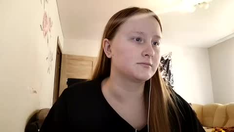 Snapshot of anika_lipps chatting on April 2026 09:44:01 AM Anika online show from April 2026 09:44:01 AM