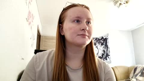 Snapshot of anika_lipps chatting on May 2026 03:32:01 PM Anika online show from May 2026 03:32:01 PM