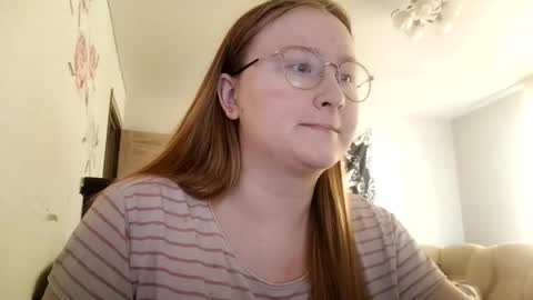 Snapshot of anika_lipps chatting on June 2026 10:52:02 AM Anika online show from June 2026 10:52:02 AM