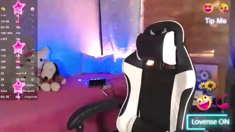 Snapshot of anikkafox chatting on April 2026 07:58:02 AM Nikka online show from April 2026 07:58:02 AM