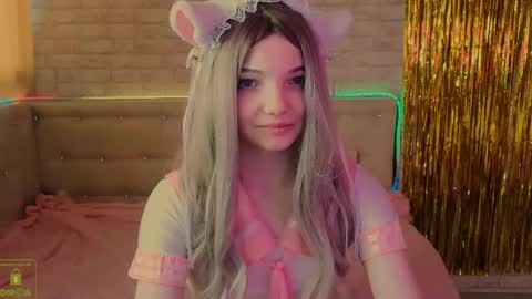 Snapshot of animealica chatting on April 2026 02:44:01 AM Alica online show from April 2026 02:44:01 AM