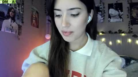 Snapshot of anisa_sweet chatting on October 2025 06:01:01 AM Anisa Moan from LovenseWet from Tip MenuOpen for Private online show from October 2025 06:01:01 AM