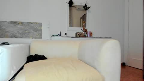 Snapshot of anisialuna_ chatting on April 2026 06:19:01 AM Luna online show from April 2026 06:19:01 AM