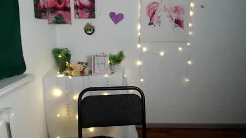 anitaa_a online show from September 2025 05:44:01 AM