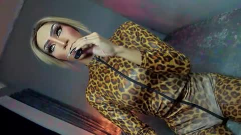 Miss Ann online show from November 2025 01:18:01 AM