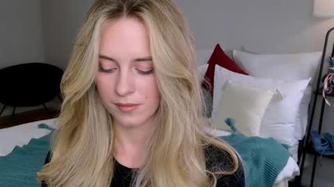 Anita online show from November 2025 02:54:01 PM