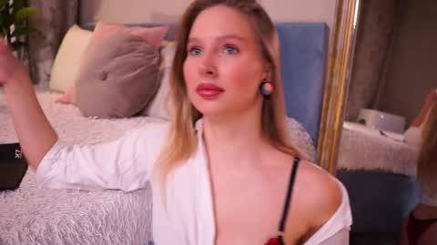 Snapshot of ann__levine chatting on September 2025 02:28:02 PM Ann online show from September 2025 02:28:02 PM