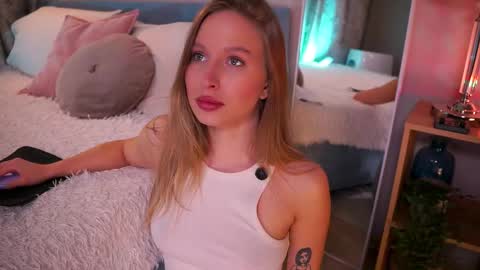 Snapshot of ann__levine chatting on September 2025 02:42:01 PM Ann online show from September 2025 02:42:01 PM